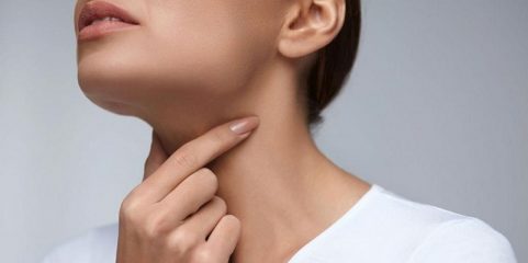 Почему чешется горло изнутри и хочется кашлять? Распространенные причины и тактика лечения